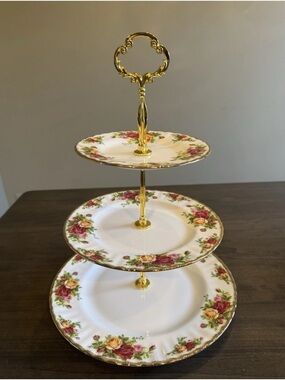 Royal Albert England Old country Roses 3 tier Cake Stand NWT